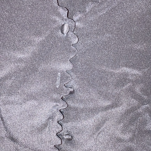 Spencer Jeremy silky satin long sleeve top. Size 8 - Picture 4 of 7